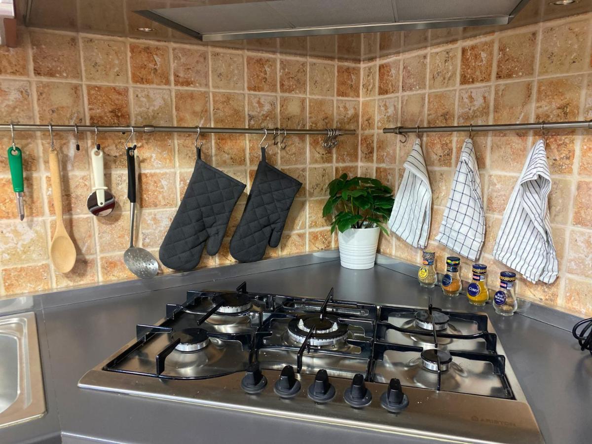 Lovely Home 5 Min Walk To The Beach, 3 Bedrooms Ample Outdoor Relax And Wifi Capitana Buitenkant foto