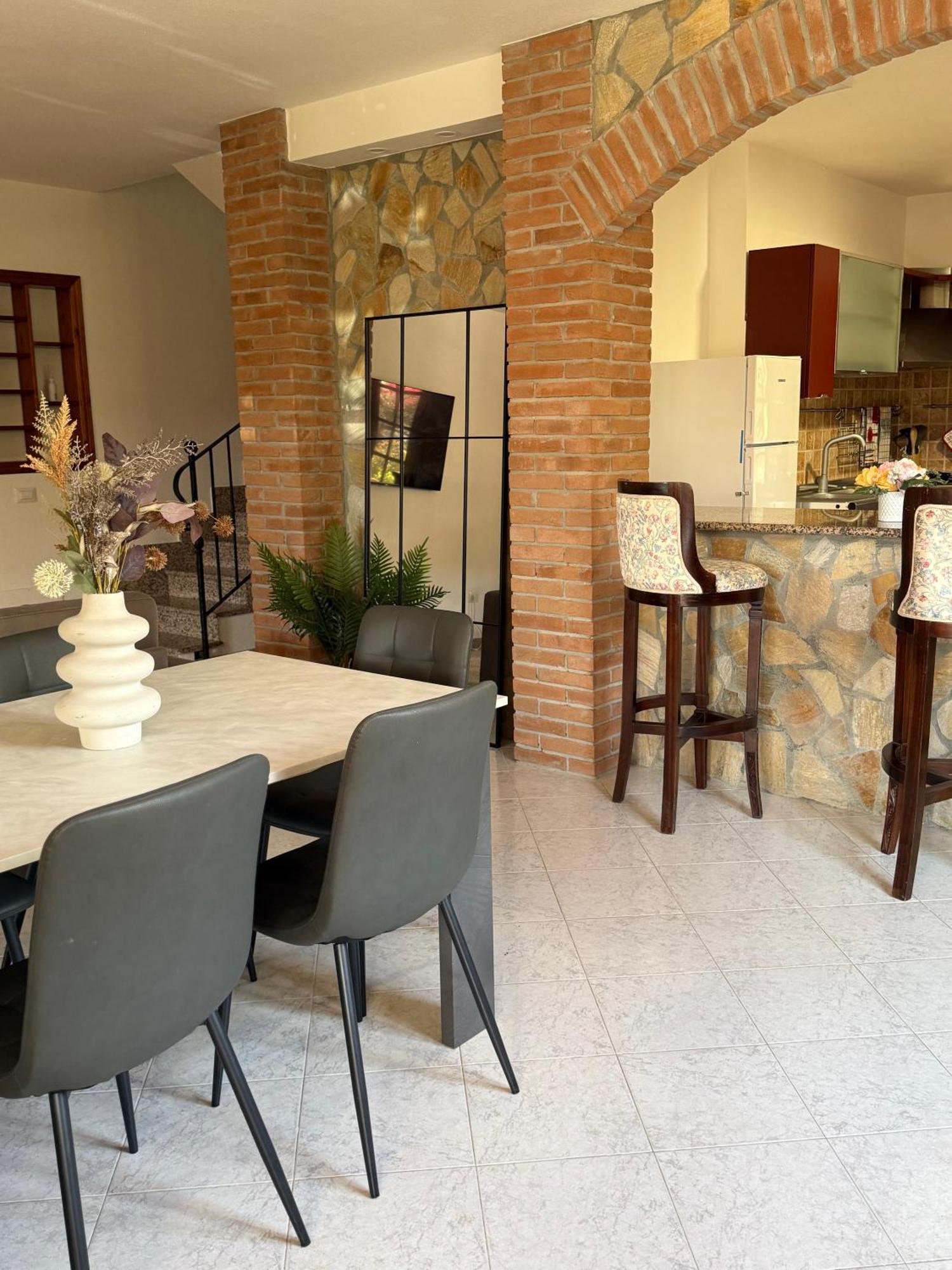 Lovely Home 5 Min Walk To The Beach, 3 Bedrooms Ample Outdoor Relax And Wifi Capitana Buitenkant foto